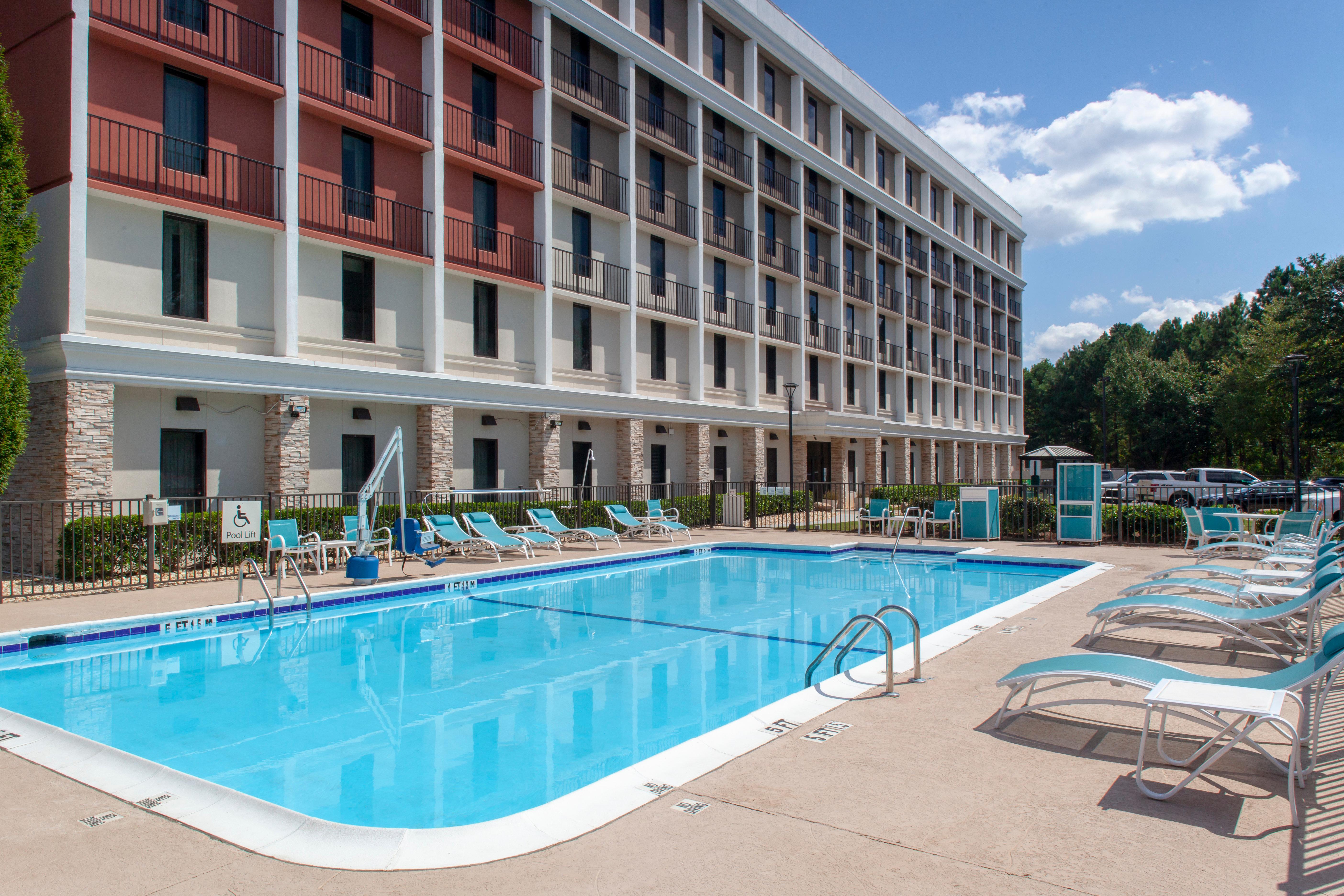 Holiday Inn Express Atlanta Airport-College Park By Ihg Exterior photo