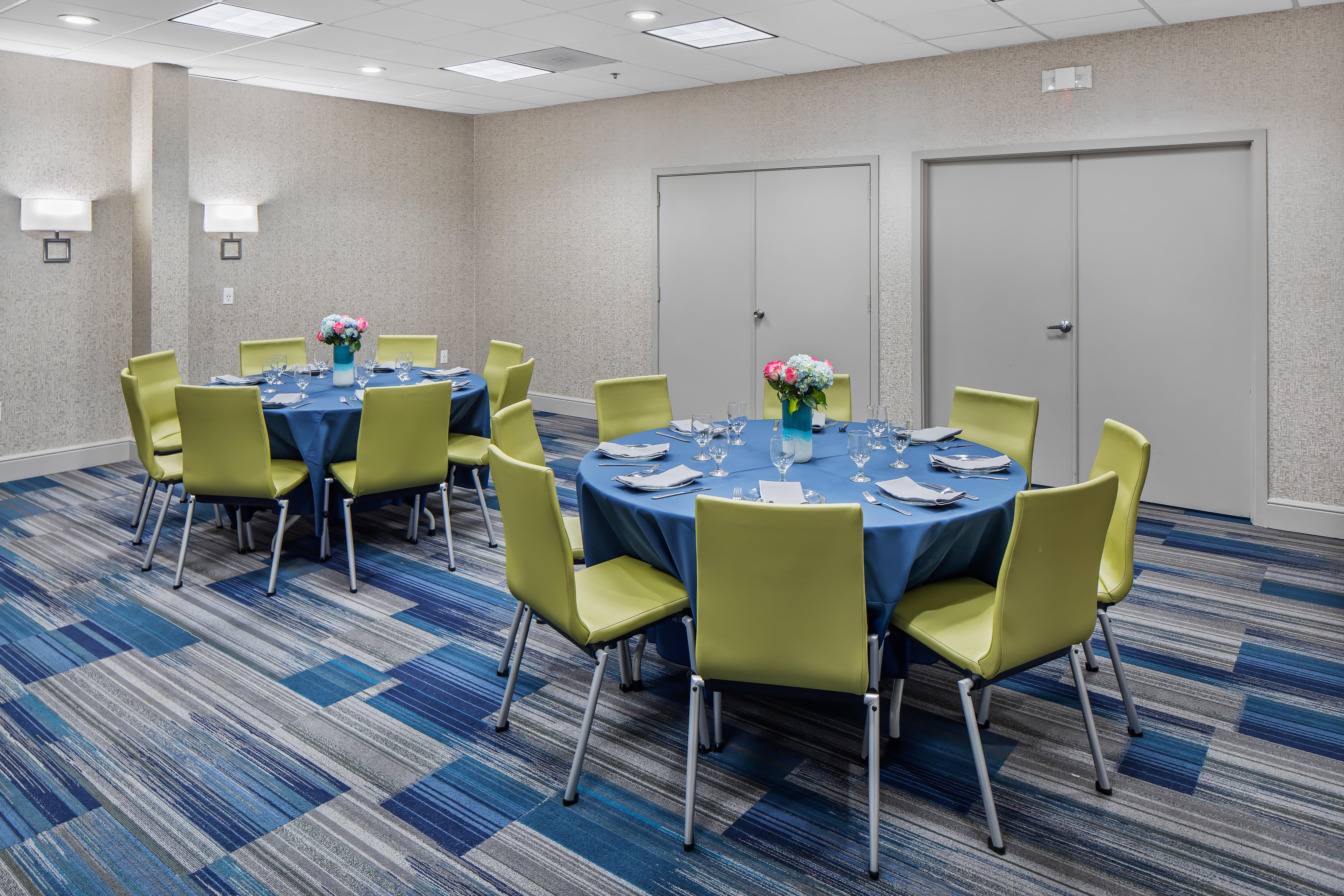 Holiday Inn Express Atlanta Airport-College Park By Ihg Exterior photo