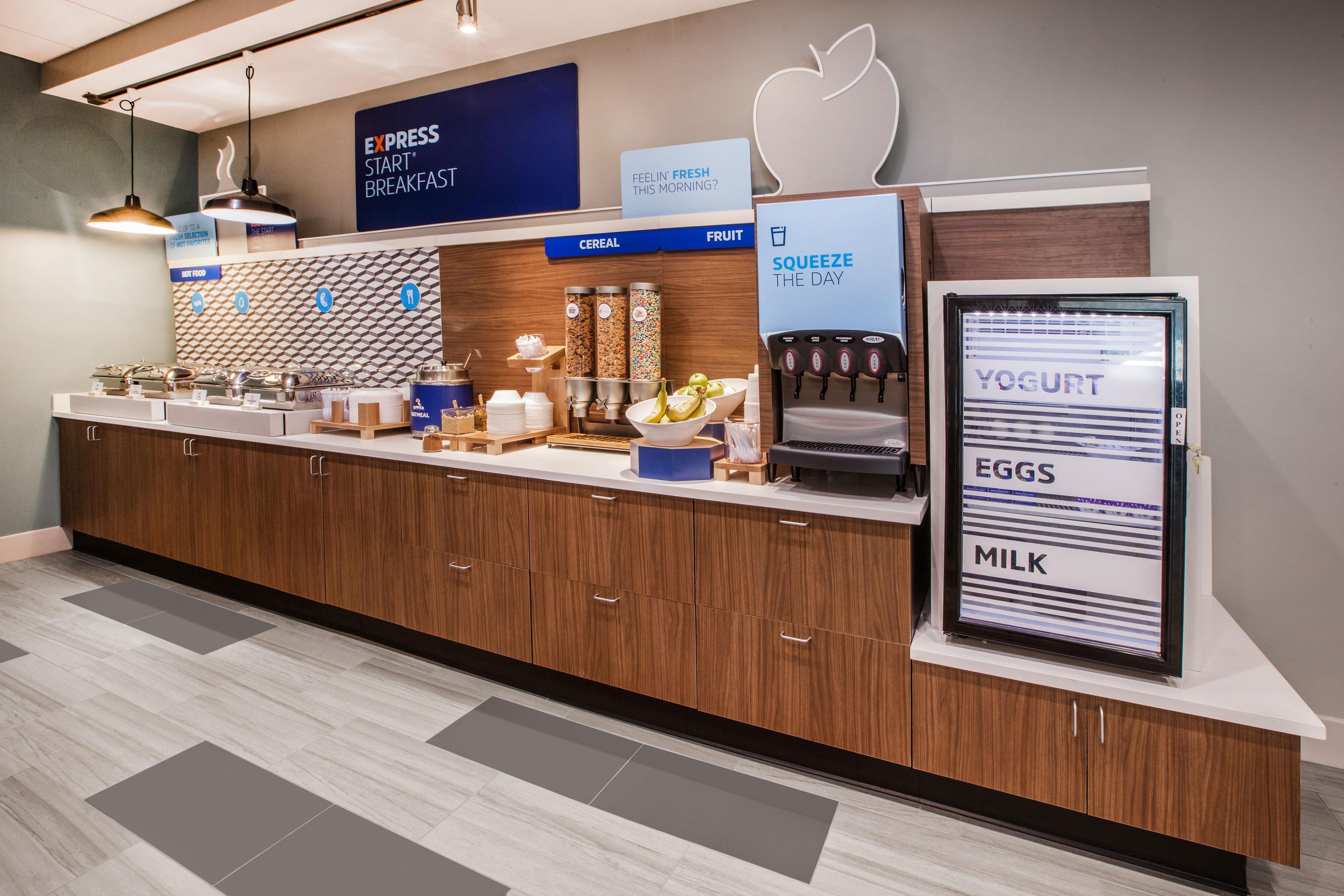 Holiday Inn Express Atlanta Airport-College Park By Ihg Exterior photo