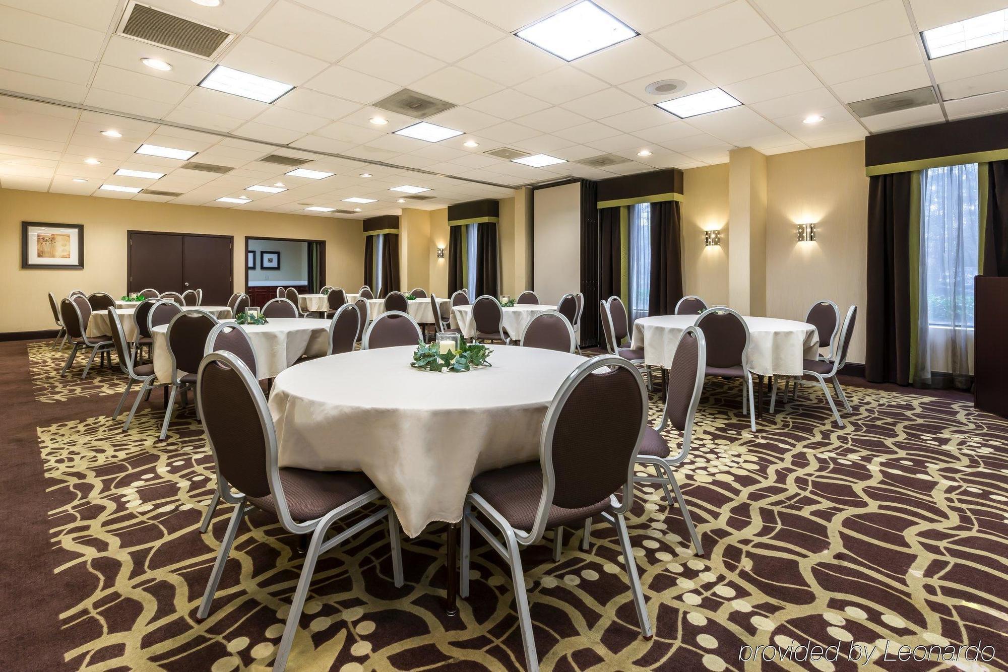 Holiday Inn Express Atlanta Airport-College Park By Ihg Exterior photo