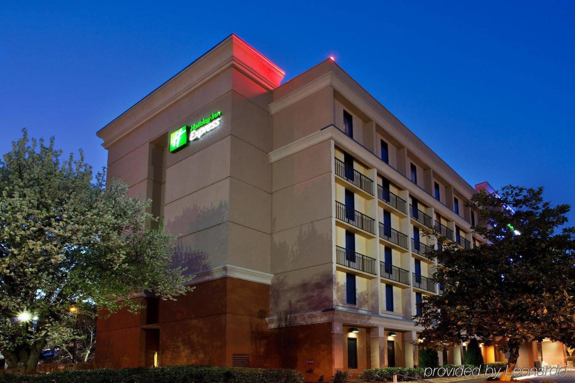 Holiday Inn Express Atlanta Airport-College Park By Ihg Exterior photo