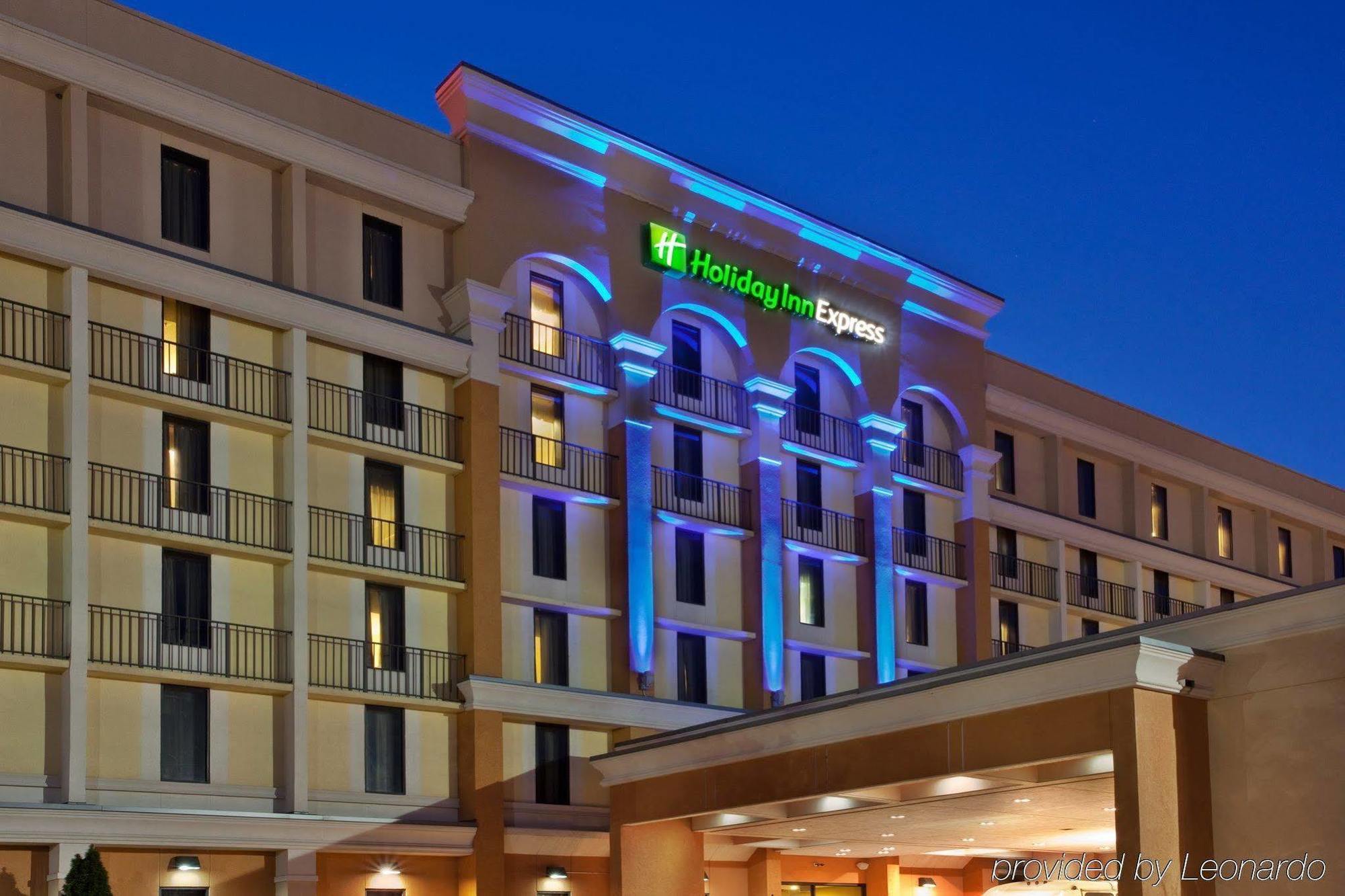 Holiday Inn Express Atlanta Airport-College Park By Ihg Exterior photo